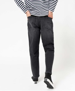 Jean homme coupe tapered et délavé